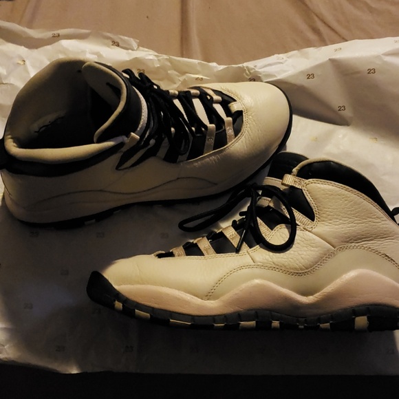 Air Jordan - Picture 1 of 4